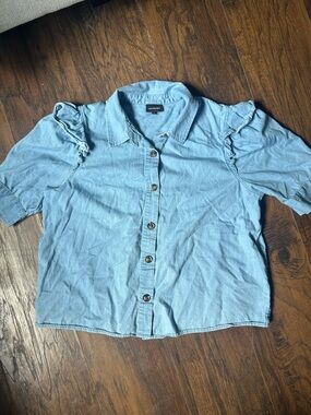 Who What Wear Light Blue Chambray Button-Down Shirt
